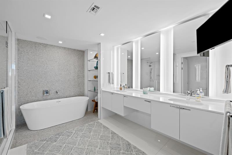 Image 30 of 75 For 435 Bayshore  503