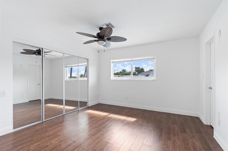 Image 18 of 34 For 370 3rd Ct  