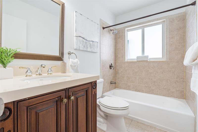 Image 22 of 34 For 370 3rd Ct  