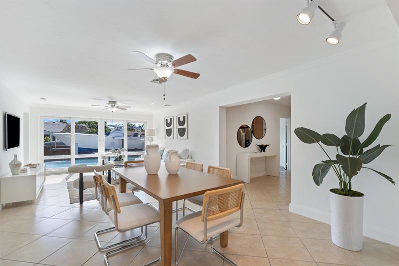 Image 6 of 34 For 370 3rd Ct  