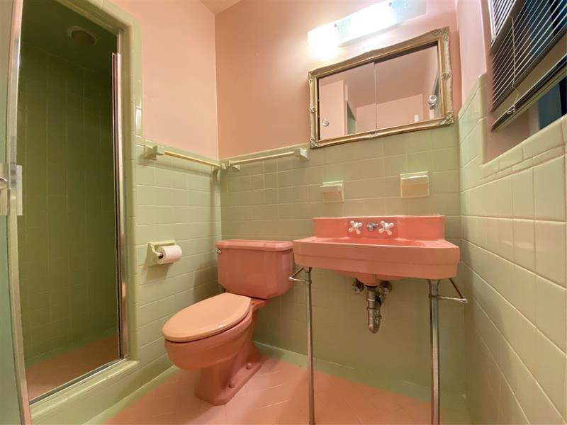 Image 10 of 32 For 1049 Van Buren St