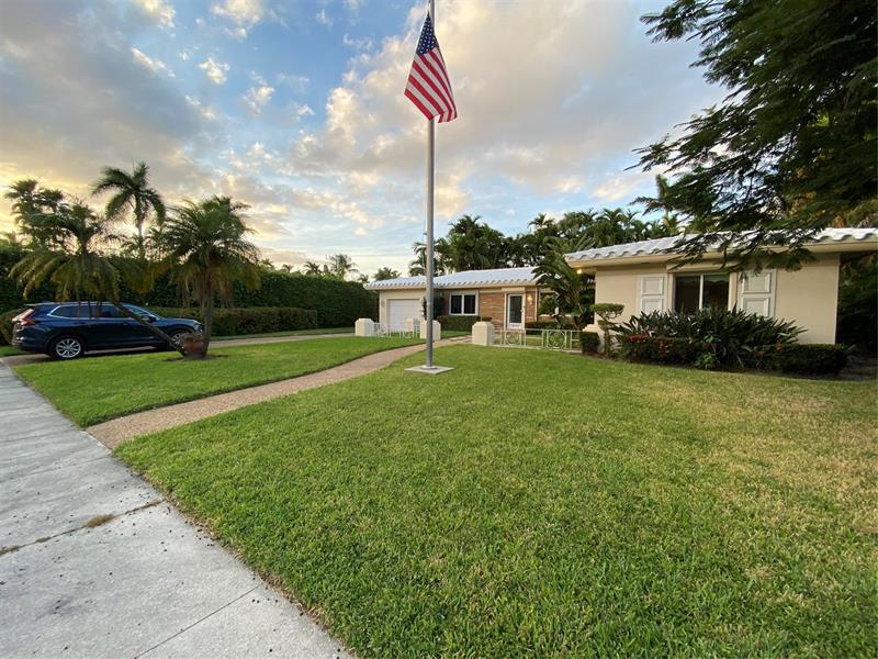 Image 24 of 32 For 1049 Van Buren St