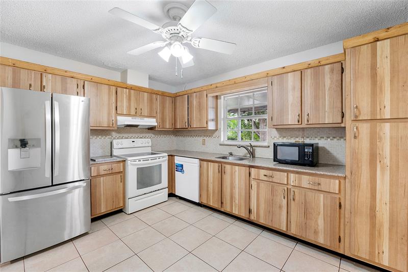 Image 11 of 26 For 10120 71st St