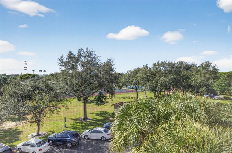 Image 30 of 40 For 5260 2nd Ave  402