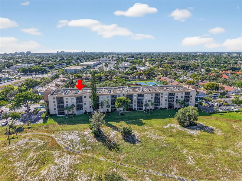 Image 32 of 40 For 5260 2nd Ave  402