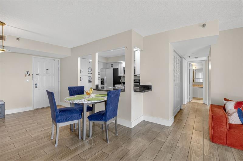 Image 5 of 40 For 5260 2nd Ave  402