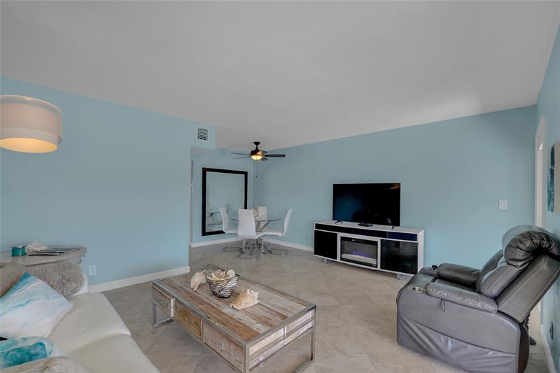 Image 10 of 33 For 2864 33rd Ct  105