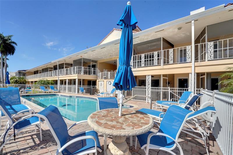 Image 3 of 33 For 2864 33rd Ct  105