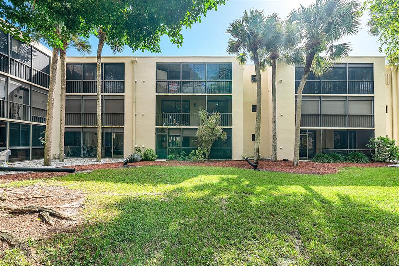 Image 25 of 43 For 5280 Las Verdes Cir  202