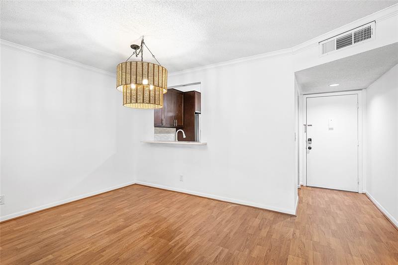 Image 9 of 43 For 5280 Las Verdes Cir  202