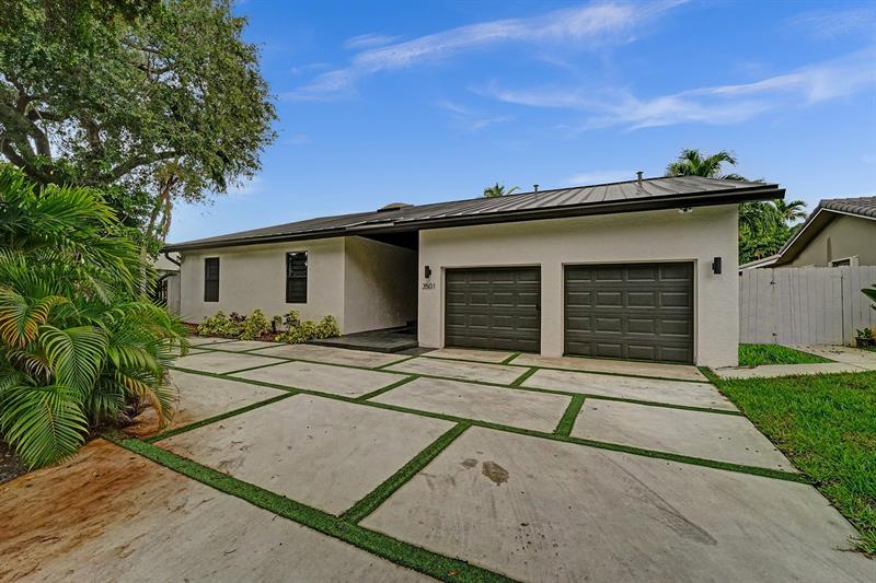 Details for 3501 Park Rd, Hollywood, FL 33021