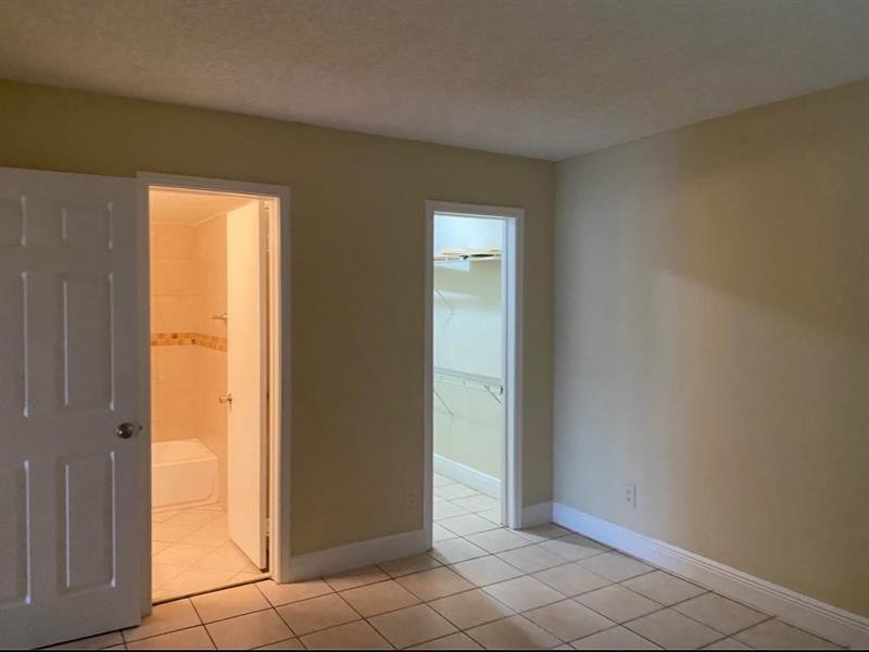 Image 5 of 11 For 8701 141st St  G5