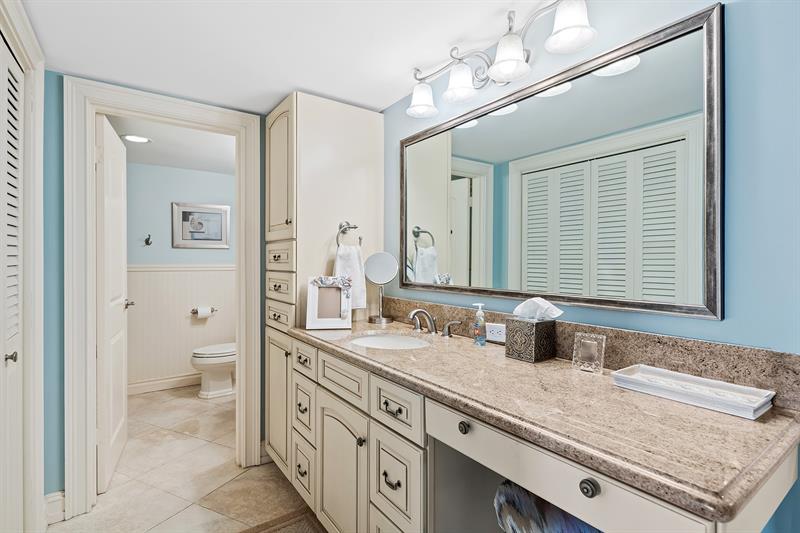 Image 18 of 32 For 2000 Ocean Dr 1006