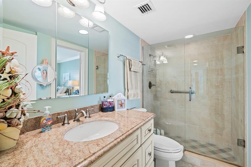 Image 21 of 32 For 2000 Ocean Dr 1006