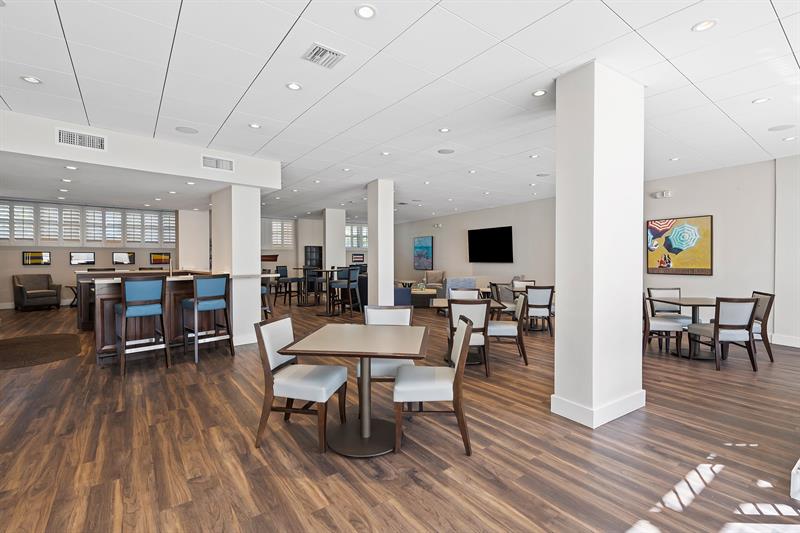 Image 24 of 32 For 2000 Ocean Dr 1006