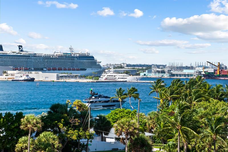 Image 28 of 32 For 2000 Ocean Dr 1006