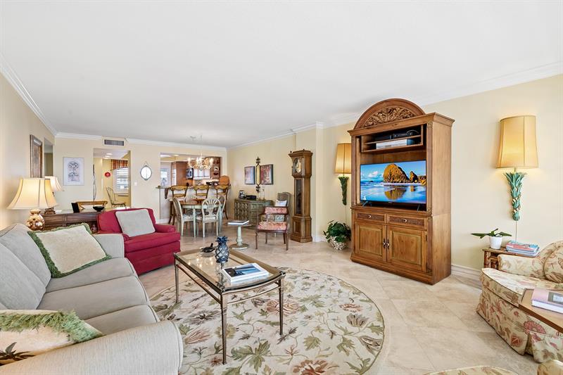 Image 4 of 32 For 2000 Ocean Dr 1006