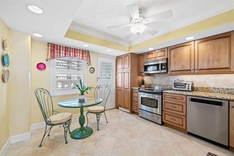 Image 5 of 32 For 2000 Ocean Dr 1006