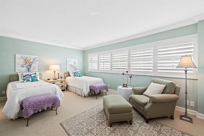 Image 7 of 32 For 2000 Ocean Dr 1006