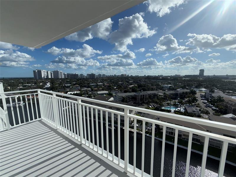 Image 3 of 33 For 427 Golden Isles Dr 14b