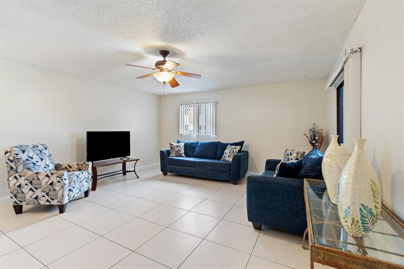 Image 4 of 18 For 219 San Remo Blvd  219