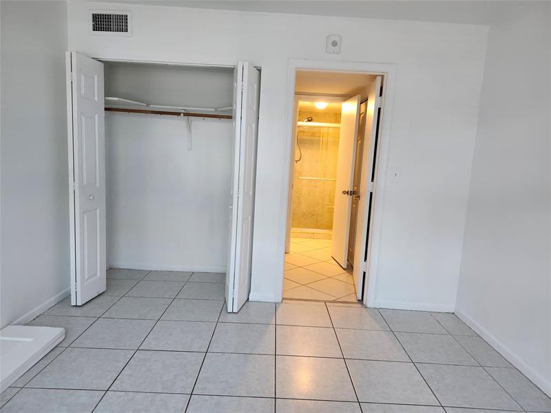 Image 29 of 35 For 501 8th St  103