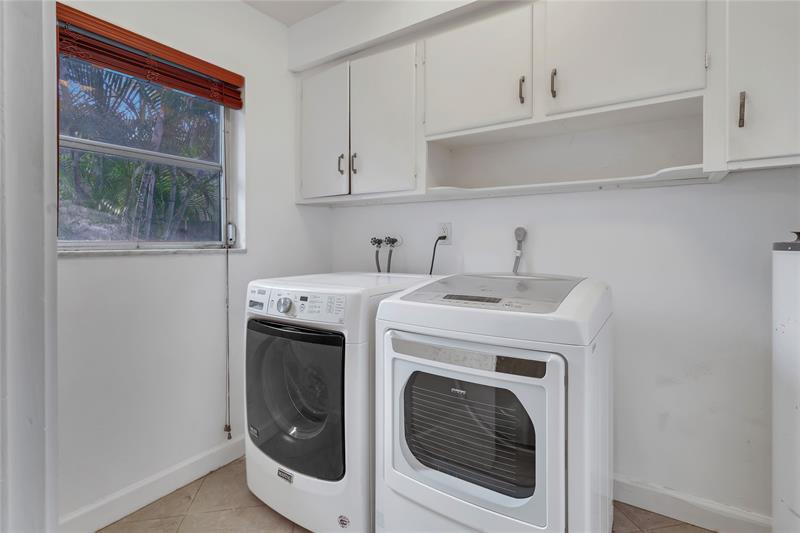 Image 23 of 37 For 2031 39th Ct