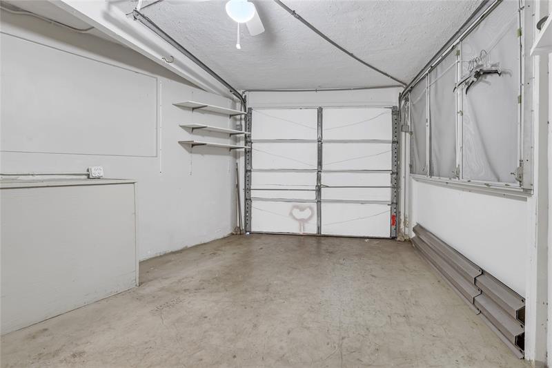 Image 24 of 37 For 2031 39th Ct