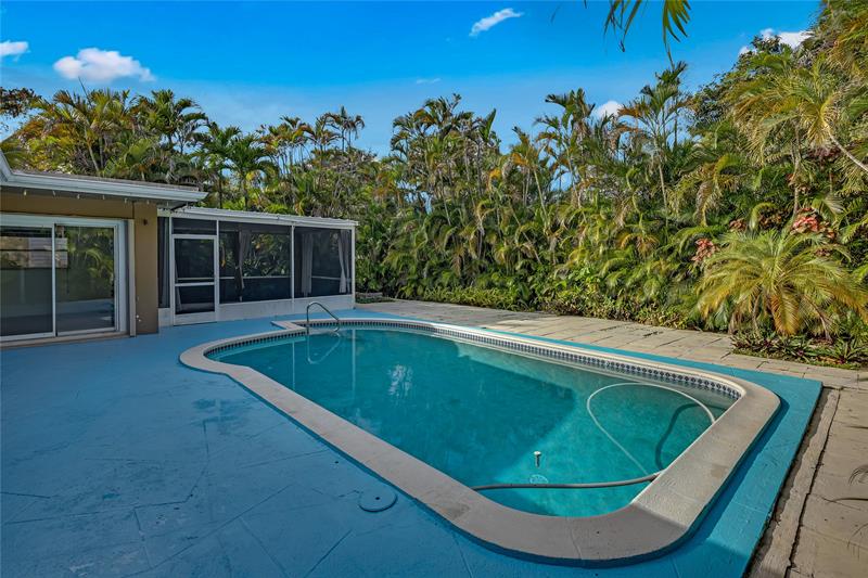 Image 27 of 37 For 2031 39th Ct