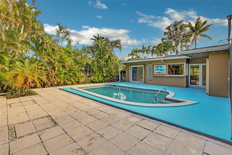 Image 29 of 37 For 2031 39th Ct