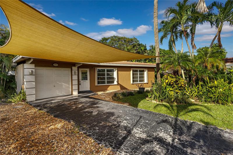 Image 3 of 37 For 2031 39th Ct