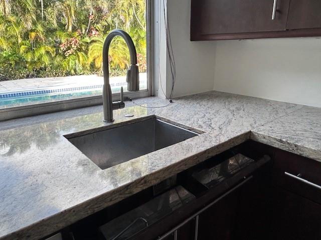 Image 31 of 37 For 2031 39th Ct