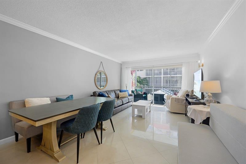 Image 12 of 40 For 2081 Ocean Dr  208