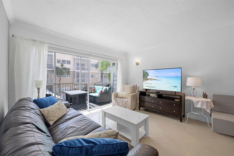 Image 13 of 40 For 2081 Ocean Dr  208