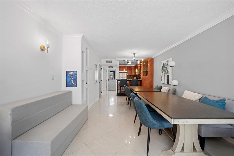 Image 18 of 40 For 2081 Ocean Dr  208