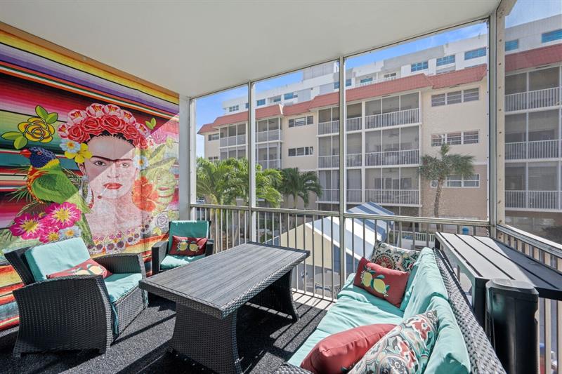 Image 19 of 40 For 2081 Ocean Dr  208