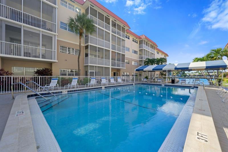 Image 27 of 40 For 2081 Ocean Dr  208