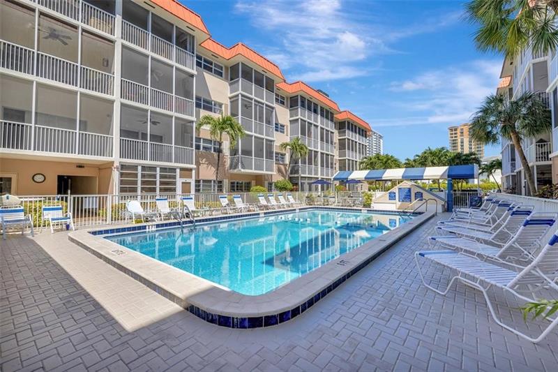 Image 28 of 40 For 2081 Ocean Dr  208