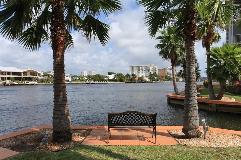 Image 33 of 40 For 2081 Ocean Dr  208