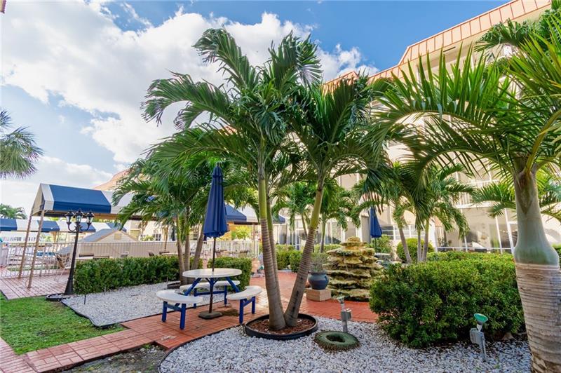 Image 36 of 40 For 2081 Ocean Dr  208