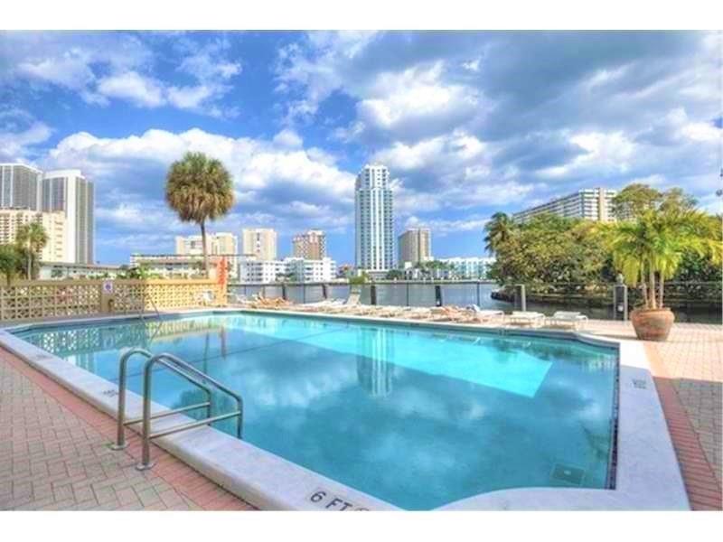 Image 18 of 20 For 100 Golden Isles Dr  511