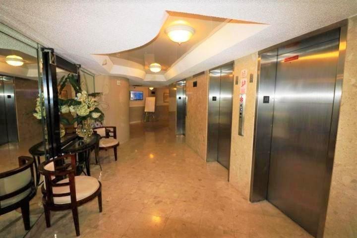 Image 20 of 20 For 100 Golden Isles Dr  511