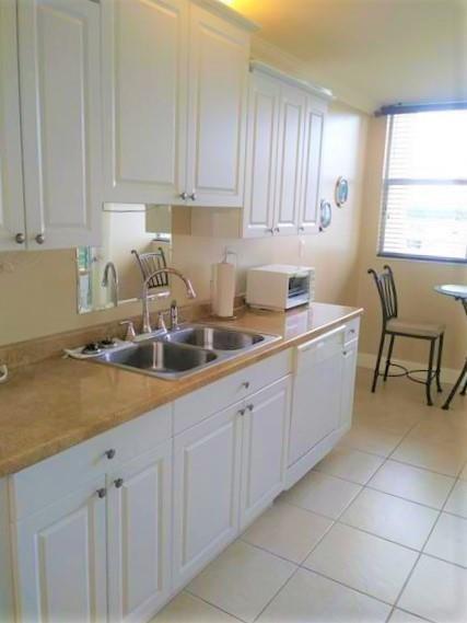 Image 4 of 20 For 100 Golden Isles Dr  511