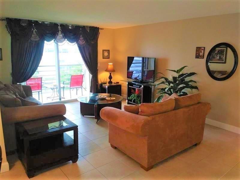 Image 7 of 20 For 100 Golden Isles Dr  511