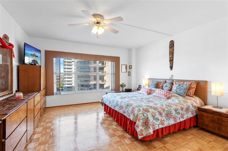 Image 14 of 24 For 3750 Galt Ocean Dr  1408