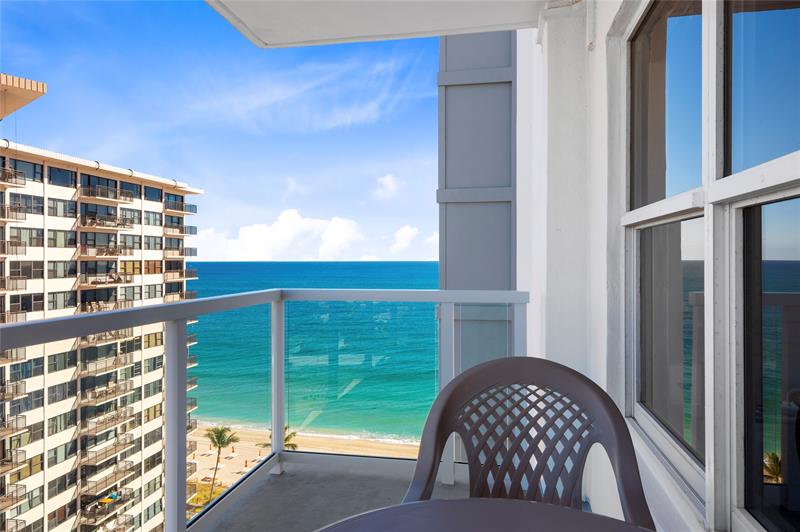 Image 21 of 24 For 3750 Galt Ocean Dr  1408