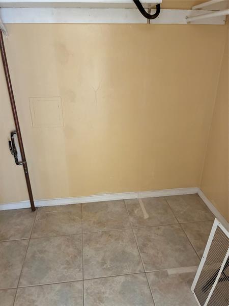 Image 9 of 10 For 3040 16th Ave  A210