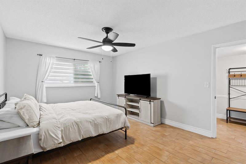 Image 12 of 17 For 3791 84th Ave  1 F