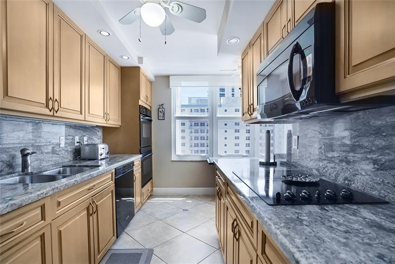 Image 22 of 86 For 4280 Galt Ocean Dr  11j