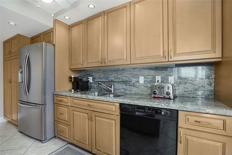 Image 23 of 86 For 4280 Galt Ocean Dr  11j